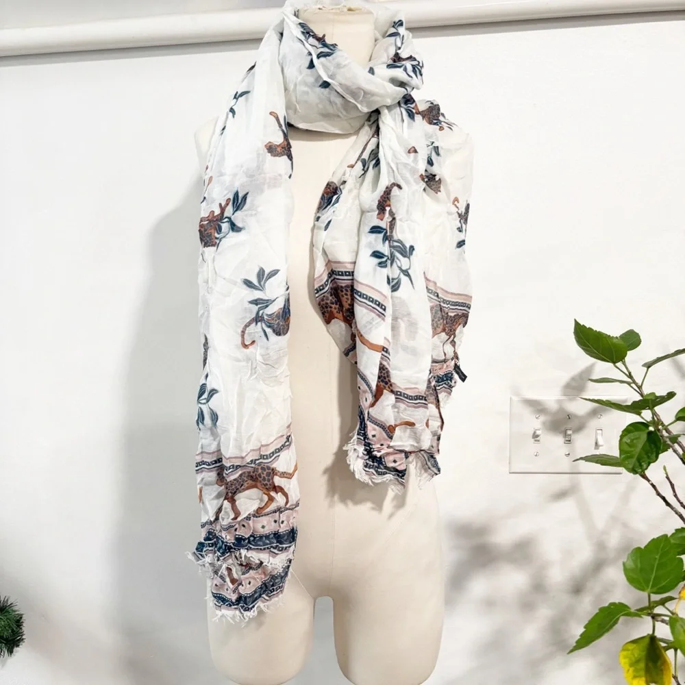 Ann Taylor‎ Jaguars Print scarf